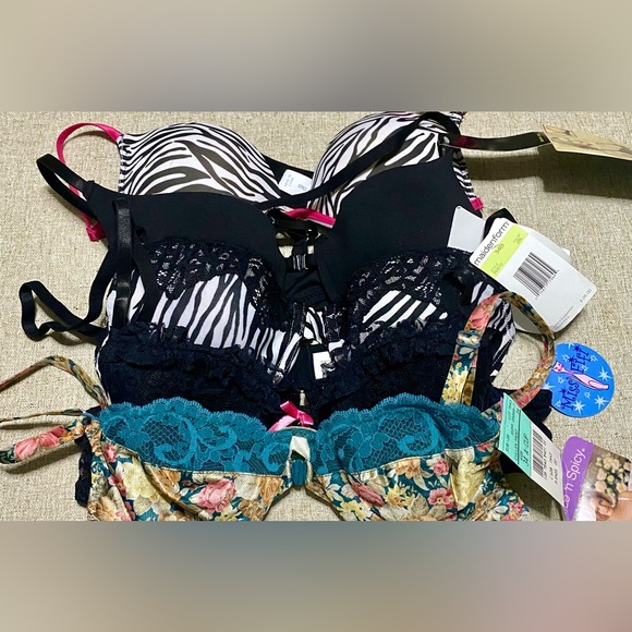 Maidenform Black and Teal Lace Bra Collection - Picture 1 of 17